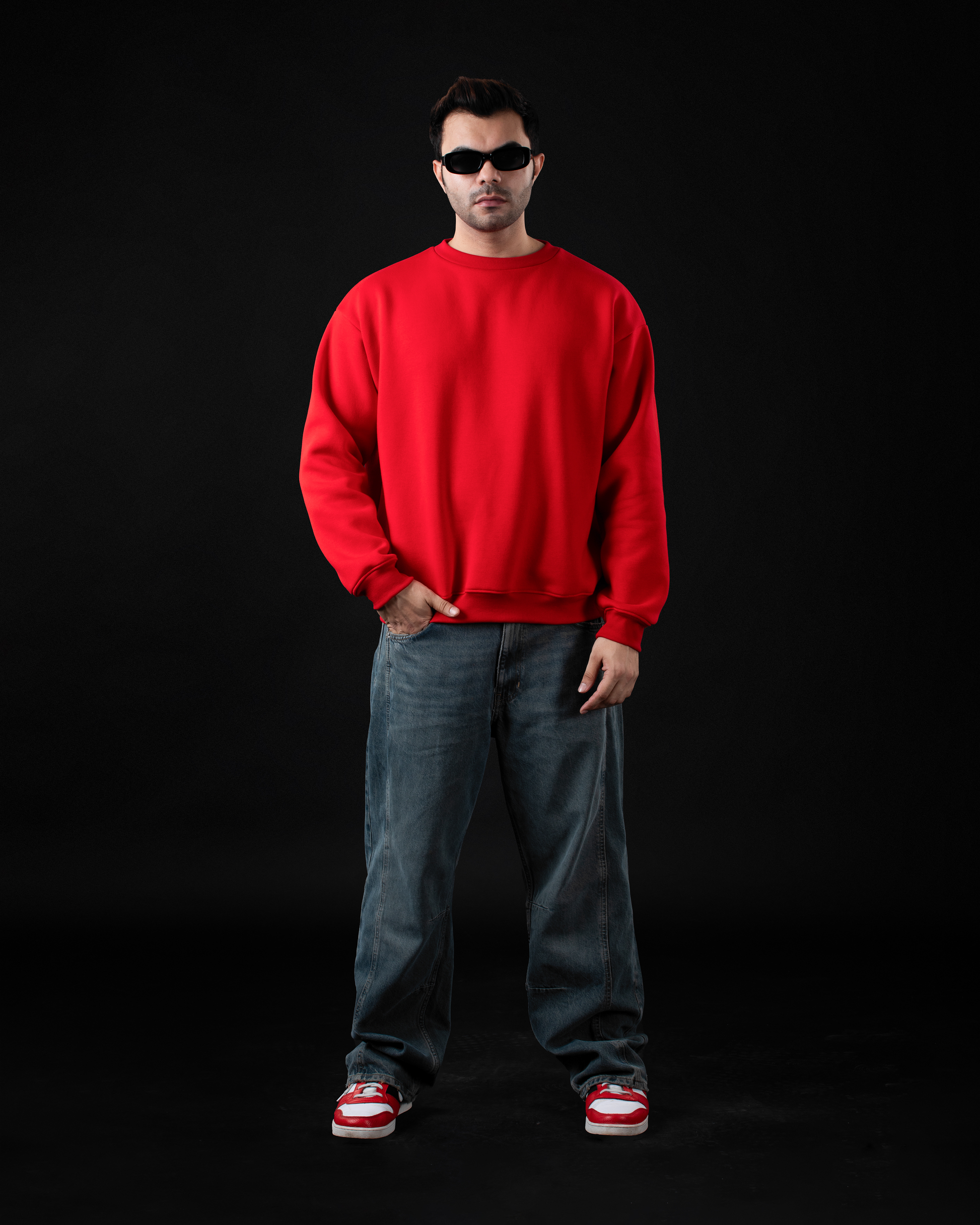 BASIC RED SWEATSHIRT