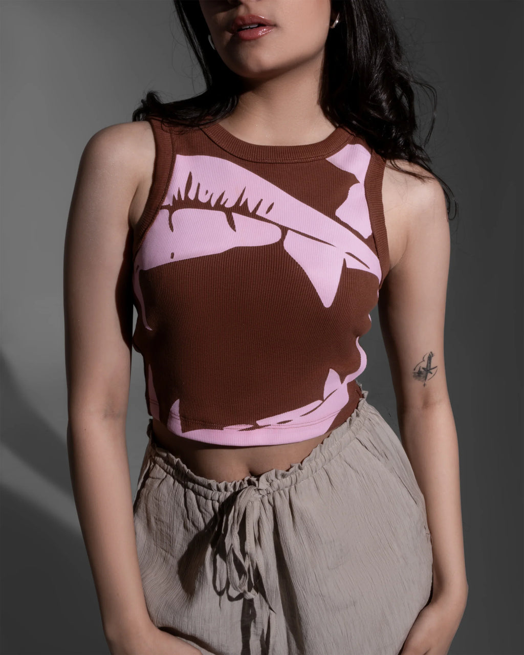 BROWN BITE ME RIBBED CROP TANK TOP - DRIPMYFIT