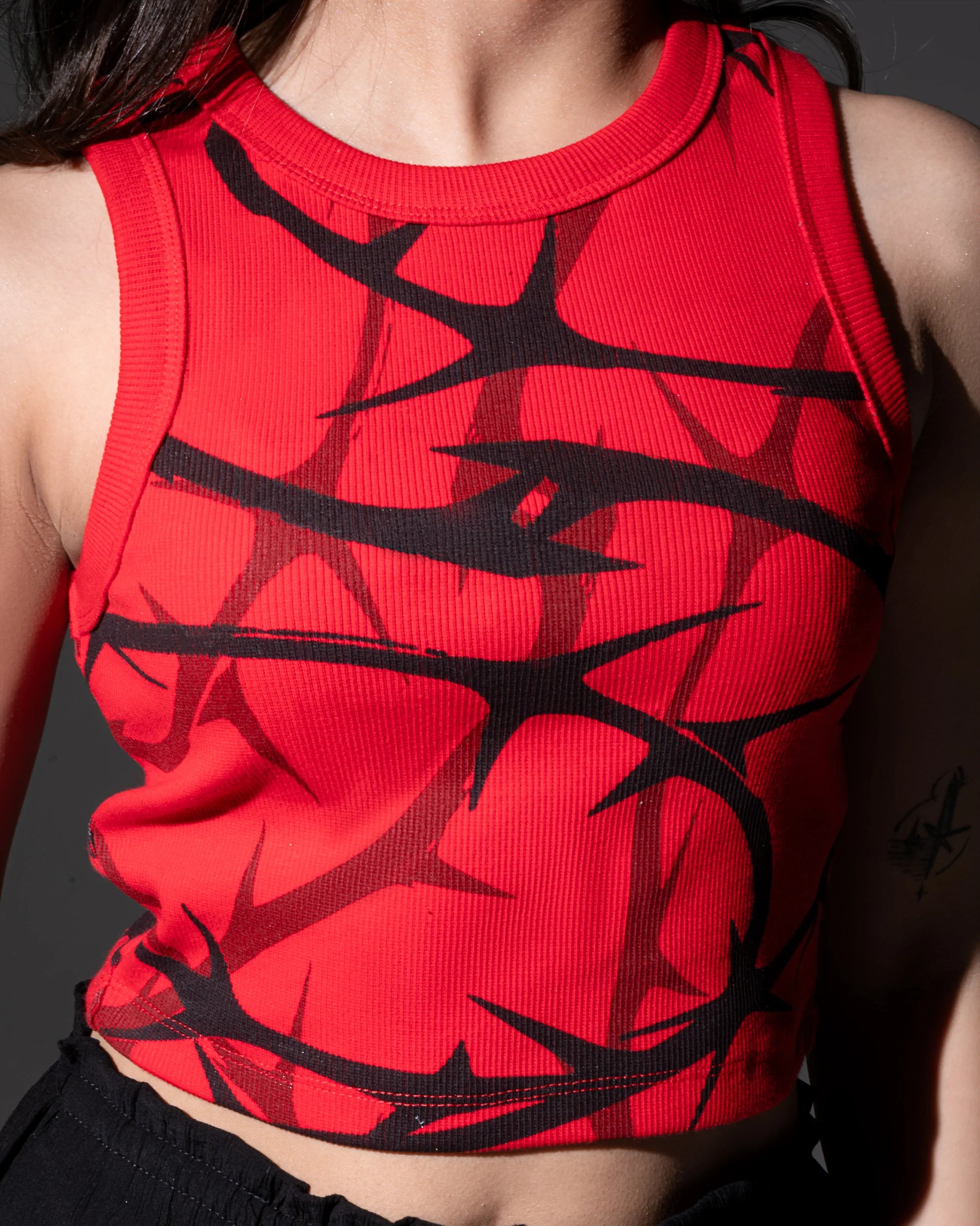CRIMSON VINE RIBBED CROP TANK TOP - DRIPMYFIT
